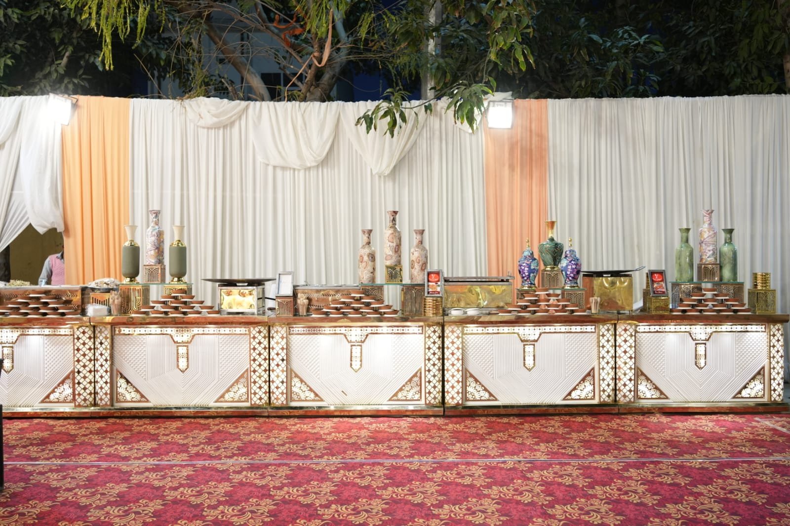 Elegant wedding table setting by best caterers in South Delhi